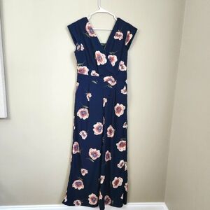 Blu pepper size L romper jumpsuit pants navy floral pockets short sleeve. Resort